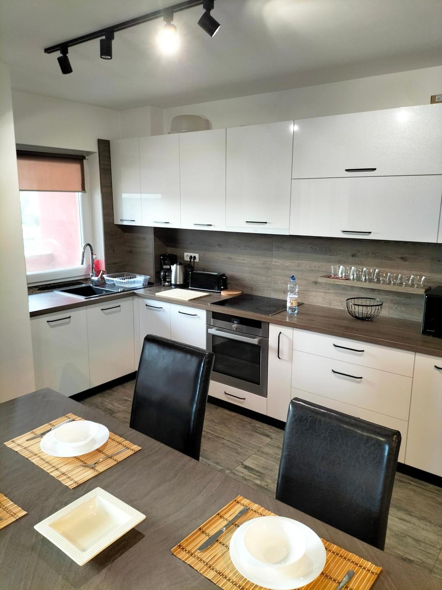 Lotus Area On Apartment Oradea Exterior photo